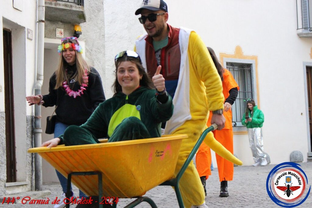corsa con le carriole